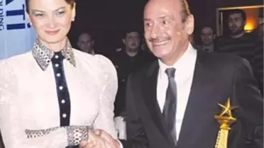 Ödül Gecesinde Dostluk Mesajı