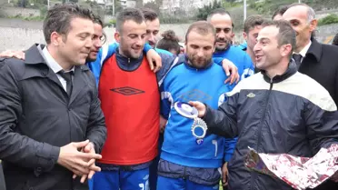 AK Parti İl Yönetimi, Zonguldak Kömürspor'u Ziyaret Etti