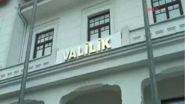 Bursa Valiliği'ndeki T.c. İbareli Tabela Yeniden Asılacak )