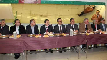 Çorum Sancaktar Çarşısı Esnafından Kutlu Doğum Yemeği