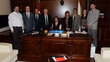 Başkan Oldu Ama Okulunu Unutmadı
