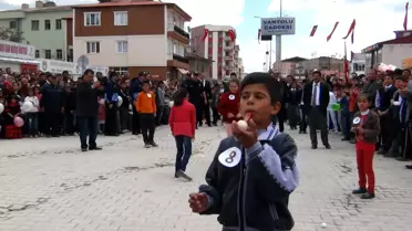 Erciş'te 23 Nisan Bayramı Coşkusu