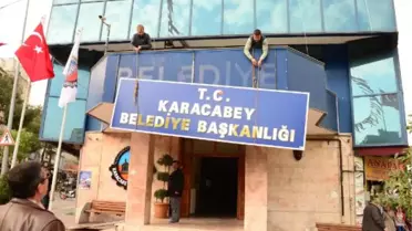 Karacabey Belediyesi'ne 'T.c.'li Yeni Tabela