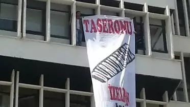 Belediye Binasında Pankartlı Eylem