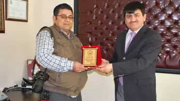 Ceylanpınar Müftülüğü'nden İha Muhabirine Plaket