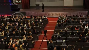 FEM Şampiyon Öğrencilerine Arabalarını Teslim Etti