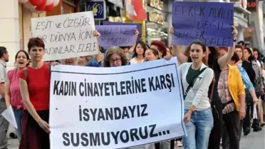 Antalya'da Kadınlar Şiddete Karşı Sokakta