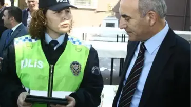 Suçlu Adı Girildiğinde Alarm Veren Tablet
