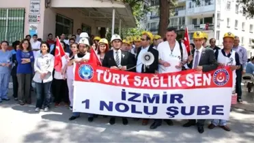 Sağlıkta Şiddete Baretli Protesto
