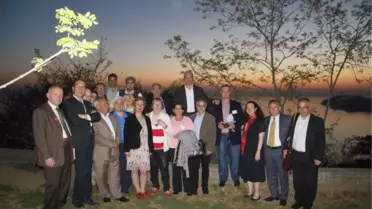 Barış Elçileri Adalar'da