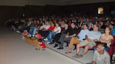 'Aşka Geldik' Oyunu Didimlileri Unutulmaz Saatler Yaşattı