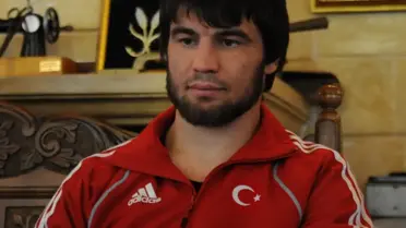 (Özel Haber) Türk Vatandaşı Oldu, Milletvekilinin Soyadını Aldı