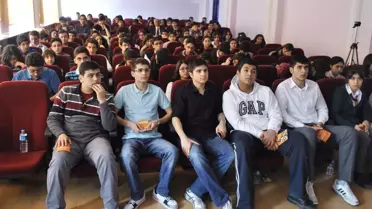 Öğrencilere, '10 Şahsiyet, 10 Değer' Anlatıldı