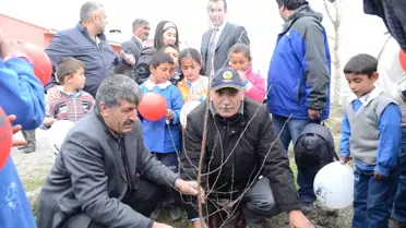 Sarıkamış'ta 'Okullar Hayat Olsun Projesi ' ile Fidanlar Toprakla Buluştu
