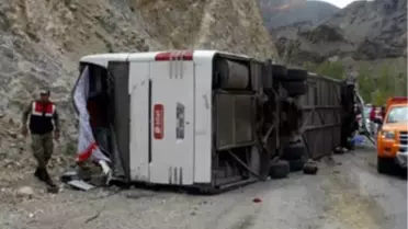 Erzurum'da Yolcu Otobüsünün Devrilmesi