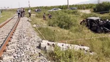 Selçuk'ta Tren Otomobile Çarptı: 1 Ölü, 2 Yaralı