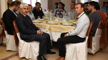 34 Ülkeden 300 Yabancı Öğrenci Yemekte Bir Araya Geldi