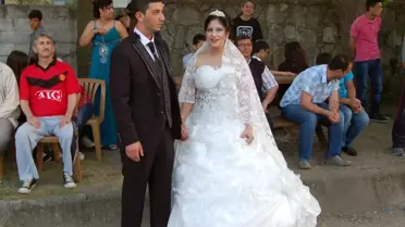 Nikah Masasından Kalkıp Maça Koştu