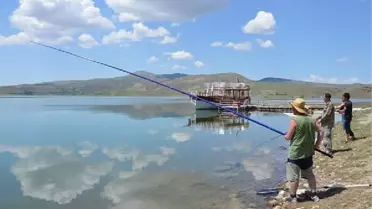 En Büyük Balığı Kadın Balıkçı Tuttu