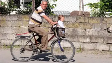Bisiklet Sepetinde Gezinti