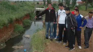 Oğlunu Kanalizasyonda Ölü Buldu