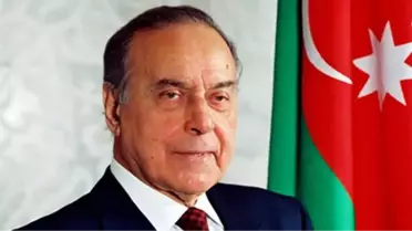 Azerbaycan'da Gül Bayramı ve Aliyev'in 90. Doğum Günü Coşkuyla Kutlanıyor