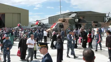 Yemin Edip Savaş Uçaklarına Bindiler