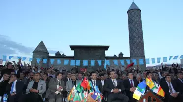 Ali Kınık, Mustafa Yıldızdoğan ve Osman Öztunç, Erzurum'da Coşturdu