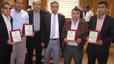 Ticaret Borsası'na Emeği Geçenlere Plaket Verildi