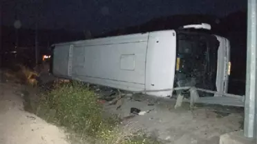 Çanakkale'den Dönen Din Görevlilerinin Bulunduğu Otobüs Devrildi: 41 Yaralı