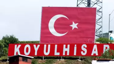 18 Metrelik Dev Tabela Görenlerin İlgisini Çekiyor