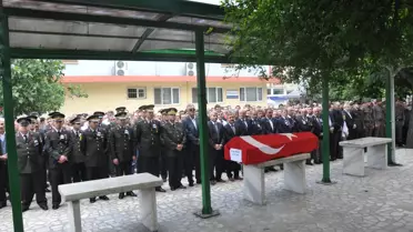 Kore Gazisine Askeri Uğurlama