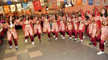 Suşehri AK Parti Kadın Koları, Anneler Gününü Kutladı