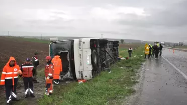 Afyonkarahisar'da, Otobüs Şarampole Devrildi: 1 Ölü, 43 Yaralı(2)