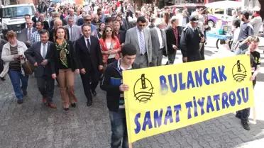 Bulancak Sanat Tiyatrosu Kurucusu Mürsel Gülmez Adına Düzenlenen Festival Görkemli Başladı