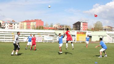 Kars'ta, Kurumlar Arası Futbol Turnuvası Sona Erdi