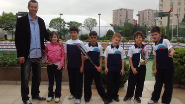 Sakarya Tenis Akademisi, İstanbul'da Yapılan Tenis Turnuvasında 1'nciliği Aldı