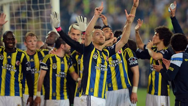 Fener'de 9 Kadro Dışı