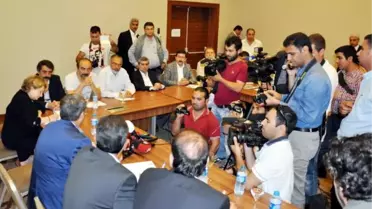 Akil İnsanlar Heyeti Şanlıurfa'da Temaslarına Başladı
