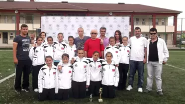 Ayvacıklı Kızlar Şampiyon Oldu