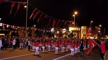 ODTÜ Koleji, Gençlik Bayramı'nda Fener Alayı Düzenledi