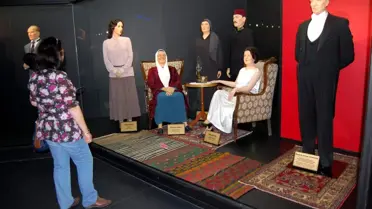 Türkiye'nin İlk Balmumu Heykel Müzesine Büyük İlgi