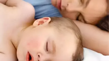 Bebekle Aynı Yatakta Uyumak Ani Ölüm Riskini Artırabilir