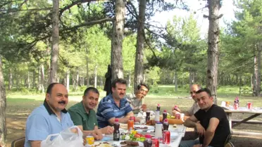 3 İlçe Kaymakamı Öğretmenlerle Piknikte Buluştu