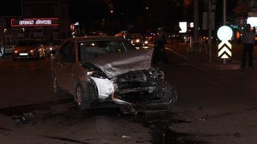 Ambulansla Otomobil Çarpıştı: 5 Yaralı