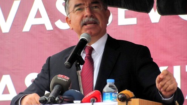Milli Savunma Bakanı Yılmaz, İzmir'de 'İnanıyoruz ve Söylüyoruz Ki Farklılıklarımız Tehdit...