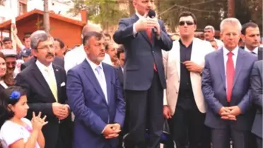 Bakan Bayraktar, Sandalye Üzerine Çıkarak Halka Hitap Etti