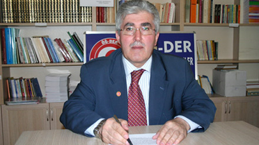 Akkiraz: Kız-Erkek Sınıfları Ayrılmalı, Ders Kitapları Kuran'a Göre Bir Daha Yazılmalı