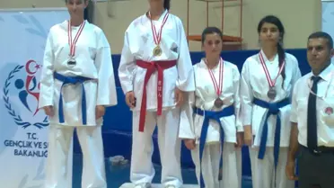 Kartepeli Karateciler Damgasını Vurdu