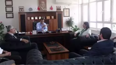 AK Parti'li Vekiller Aile ve Sosyal Politikalar İl Müdürlüğü'nü Ziyaret Etti